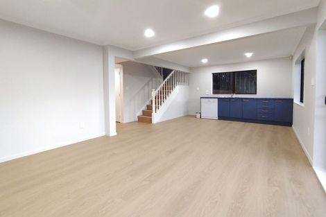 Photo of property in 24 Sandgate Avenue, Botany Downs, Auckland, 2010