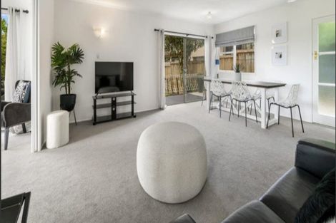 Photo of property in 2 Francis Street, Hauraki, Auckland, 0622