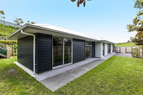 Photo of property in 17a Heta Road, Highlands Park, New Plymouth, 4312