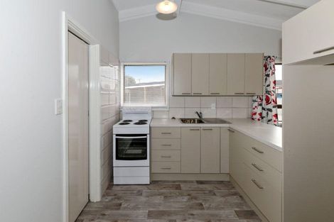 Photo of property in 3a Hikurangi Street, Te Atatu Peninsula, Auckland, 0610