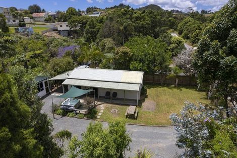 Photo of property in 25 Paradise Road, Coopers Beach, 0420