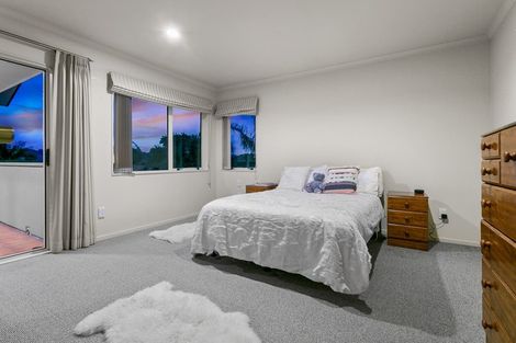 Photo of property in 18 Te Wharau Drive, Greenhithe, Auckland, 0632