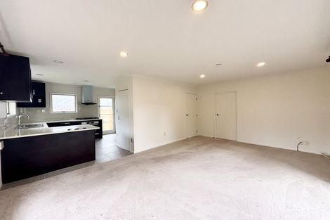 Photo of property in 2/5 Teviot Place, Totara Vale, Auckland, 0629