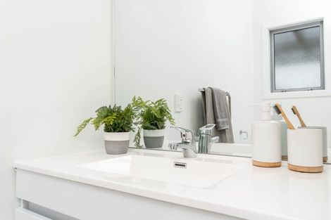 Photo of property in 7b Mclellan Street, Tawa, Wellington, 5028