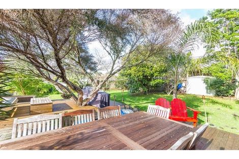 Photo of property in 4 Elliston Crescent, Stanmore Bay, Whangaparaoa, 0932