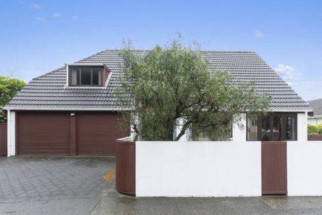 Photo of property in 134 Muritai Road, Eastbourne, Lower Hutt, 5013