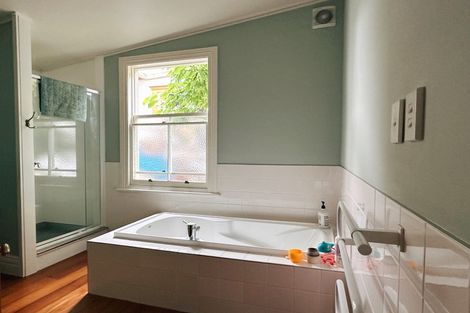 Photo of property in 9 May Avenue, Hospital Hill, Napier, 4110