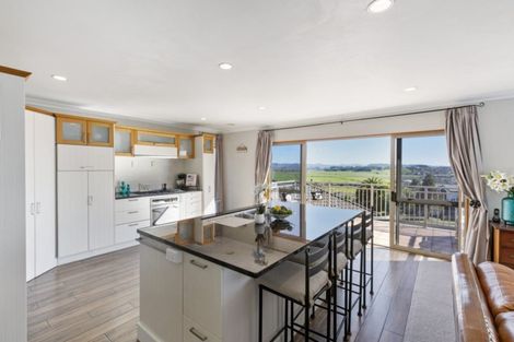 Photo of property in 17 Greenfield Drive, Western Heights, Hamilton, 3200