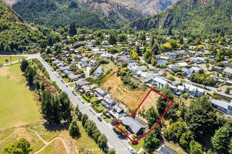 Photo of property in 33 Mcdonnell Road, Arrowtown, 9302