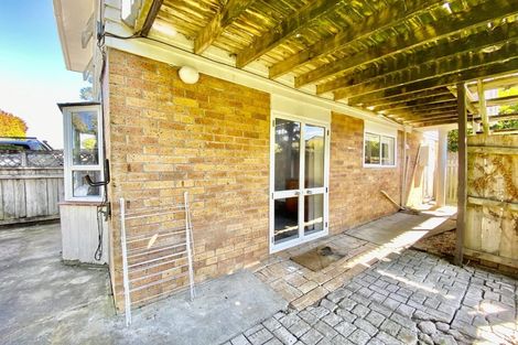 Photo of property in 50 Weatherly Road, Torbay, Auckland, 0630