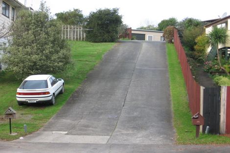 Photo of property in 26 Everglade Drive, Goodwood Heights, Auckland, 2105