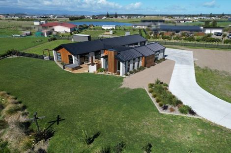 Photo of property in 19 Carex Grove, Foxton Beach, Foxton, 4815