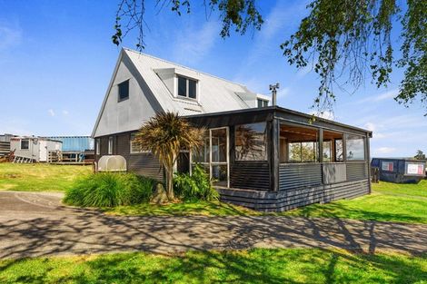 Photo of property in 21 Whenuariri Place, Maketu, Te Puke, 3189