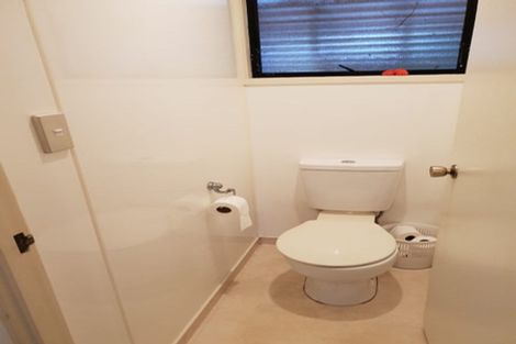 Photo of property in 2 Reseda Place, Papatoetoe, Auckland, 2025