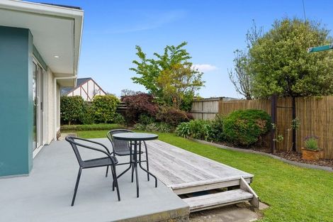 Photo of property in 17 Rewarewa Crescent, Waikanae, 5036