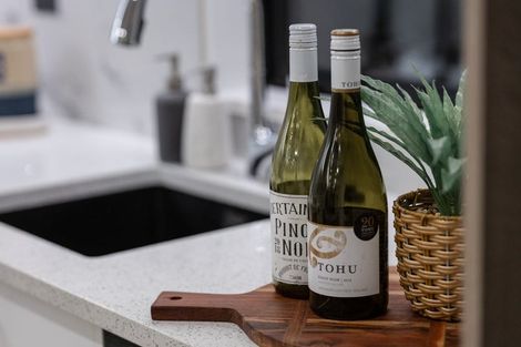 Photo of property in 6b Athena Drive, Totara Vale, Auckland, 0629