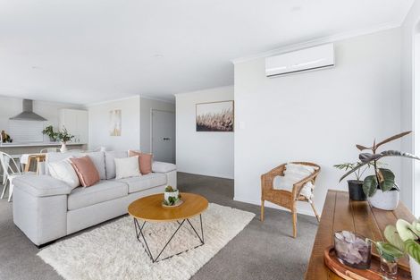 Photo of property in 5 Albatross Lane, Welcome Bay, Tauranga, 3112