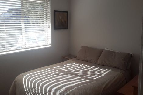 Photo of property in 3a Leo Place, Kawaha Point, Rotorua, 3010