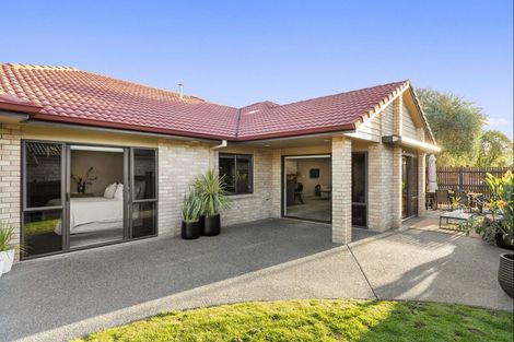 Photo of property in 33 Saint Heliers Place, Papamoa Beach, Papamoa, 3118