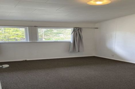 Photo of property in 57 Candia Road, Henderson Valley, Auckland, 0614