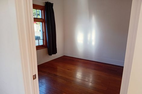 Photo of property in 122 Milton Road, Bluff Hill, Napier, 4110