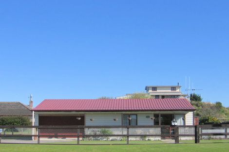 Photo of property in 7 Brown Street, Foxton, 4814