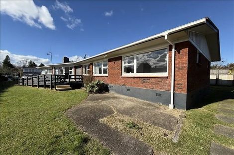 Photo of property in 19 Samuel Place, Queenwood, Hamilton, 3210