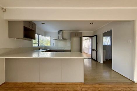 Photo of property in 33 Lagoon Way, West Harbour, Auckland, 0618