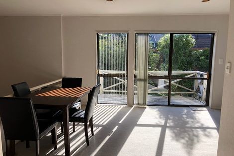 Photo of property in 27 Pinewood Grove, Botany Downs, Auckland, 2010