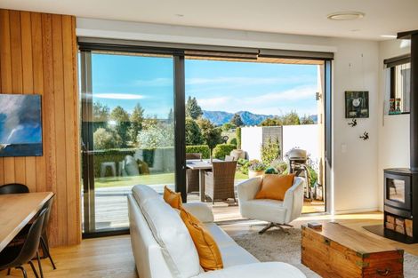 Photo of property in 24 Stackbrae Avenue, Wanaka, 9305