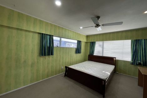 Photo of property in 11 Kathleen Street, Totara Vale, Auckland, 0627