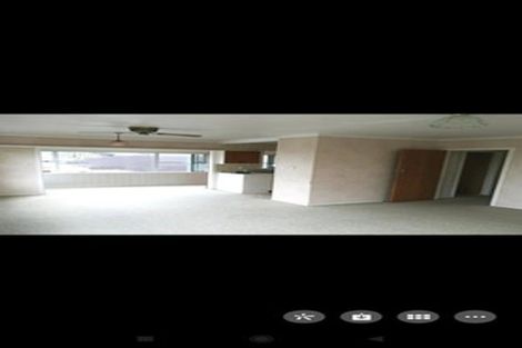 Photo of property in 3/69 Royal View Road, Te Atatu South, Auckland, 0610