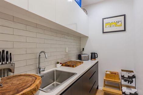 Photo of property in 5 Ropere Street, Kumeu, 0810