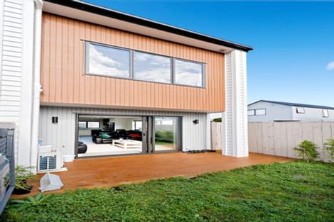Photo of property in 2/10 Alan Avenue, Henderson, Auckland, 0610