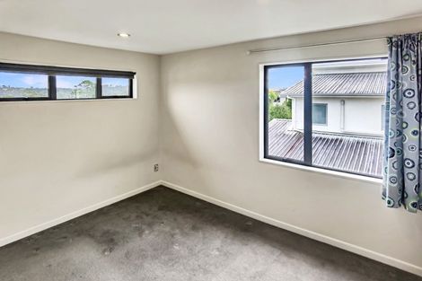 Photo of property in 19 Wye Oak Drive, Schnapper Rock, Auckland, 0632