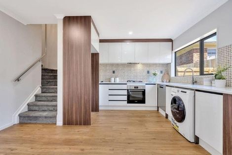 Photo of property in 1/72 Howe Street, Howick, Auckland, 2014