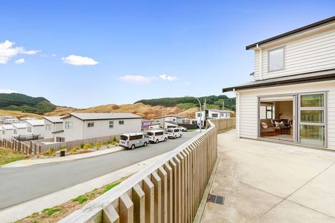 Photo of property in 127 Amesbury Drive, Churton Park, Wellington, 6037