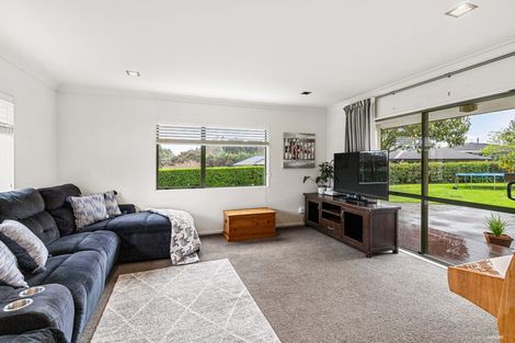 Photo of property in 7 Bayview Drive, Waiuku, 2123