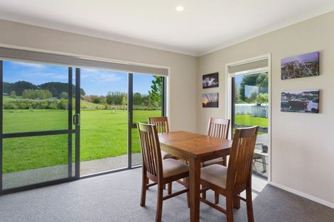 Photo of property in 40 Kristin Place, Manakau, Levin, 5573