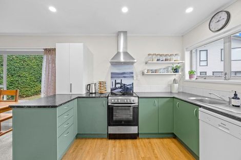 Photo of property in 2/4 Illana Place, Ranui, Auckland, 0612