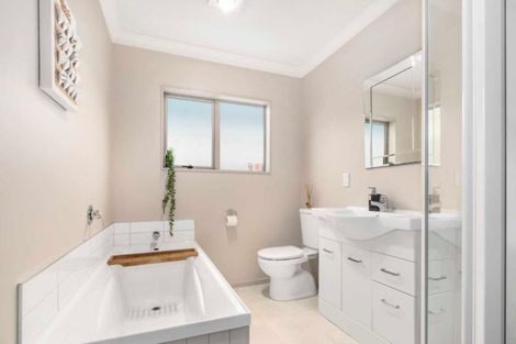 Photo of property in 76 Staithes Drive North, Whitby, Porirua, 5024