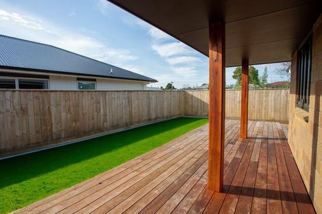 Photo of property in 5 Van Baarle Close, Carterton, 5713