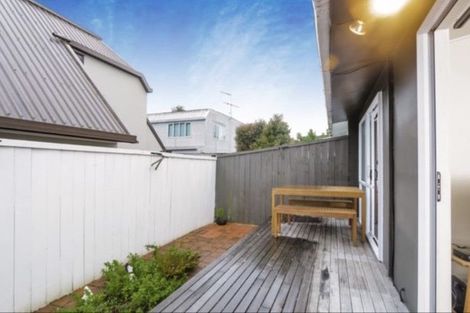 Photo of property in 8/65 Mariri Road, One Tree Hill, Auckland, 1061