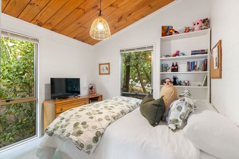 Photo of property in 12 Mcdowell Crescent, Hillcrest, Auckland, 0627