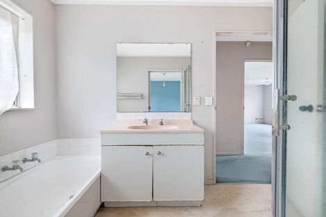 Photo of property in 6 Skelton Avenue, Randwick Park, Auckland, 2105