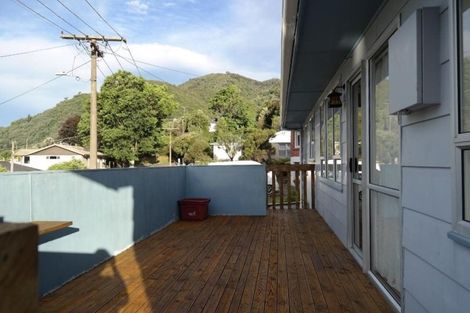 Photo of property in 40 South Terrace, Picton, 7220