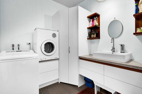 Photo of property in 10 Allan Road, Burgess Park, New Plymouth, 4371