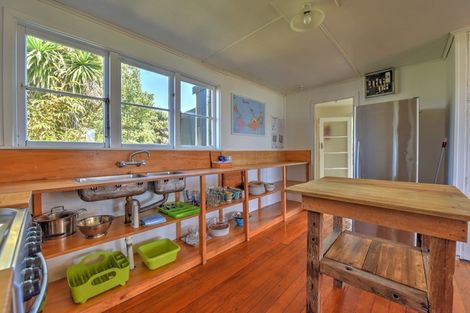 Photo of property in 501 Waikawa Curio Bay Road, Curio Bay, Tokanui, 9884