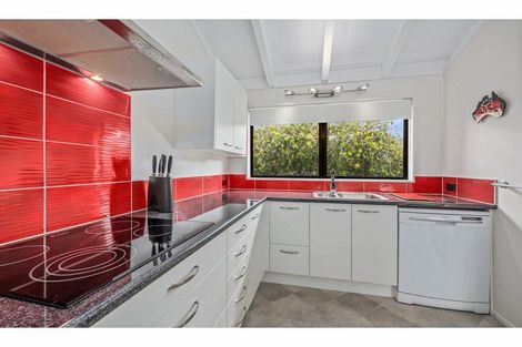Photo of property in 2/39 Killarney Avenue, Torbay, Auckland, 0630