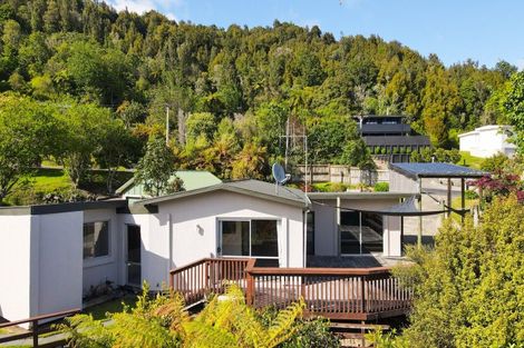 Photo of property in 43 Oxford Road, Lake Rotoma, Rotorua, 3074